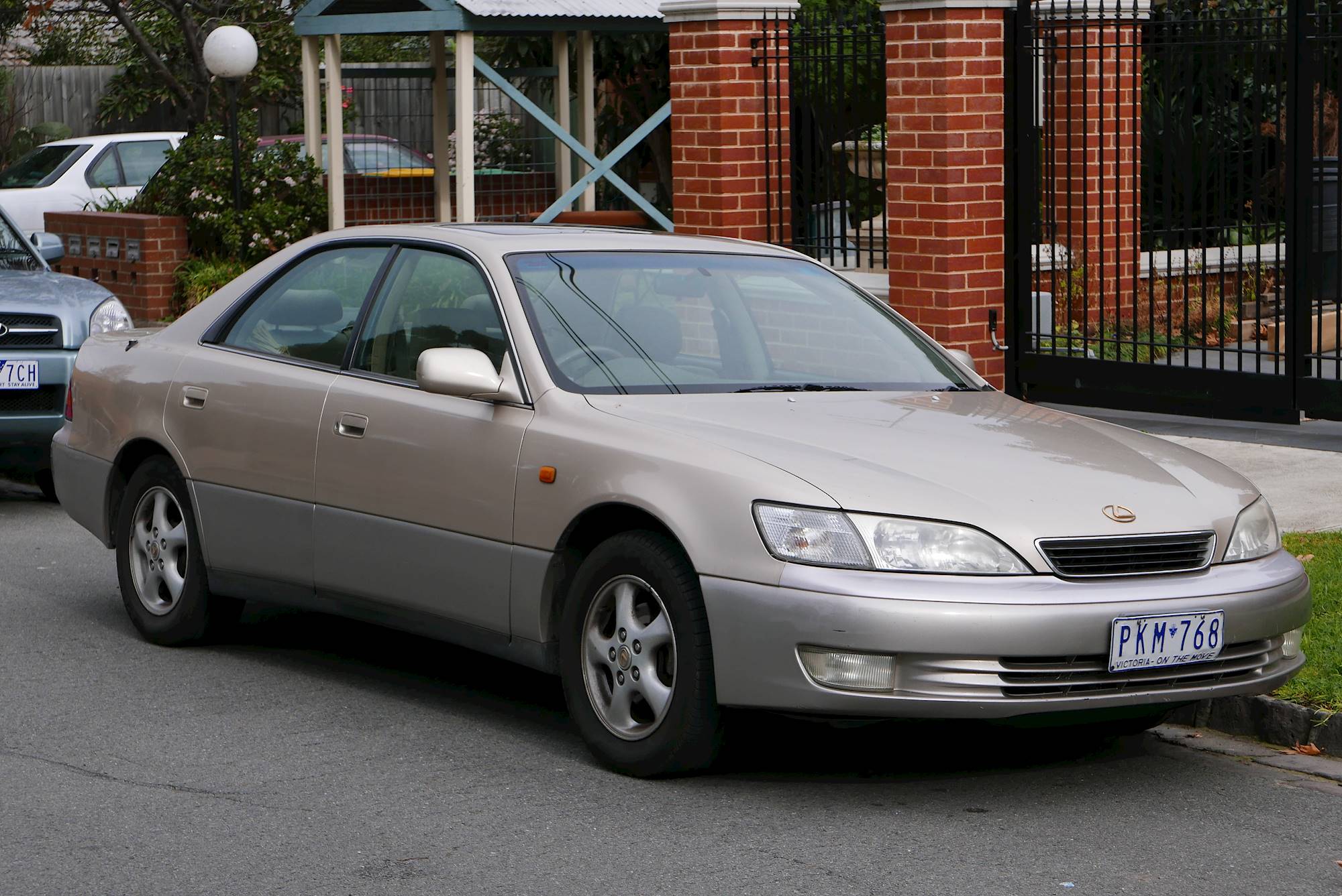 1998 Lexus ES ES 300 - Sedan 3.0L V6 auto