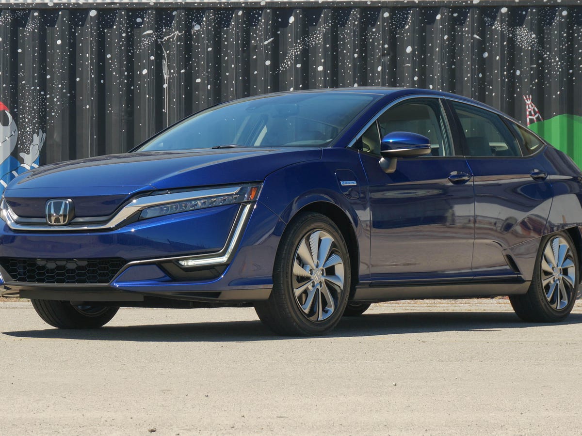 2017 Honda Clarity Electric review: Honda's spacious Clarity Electric could  use a bigger battery - CNET
