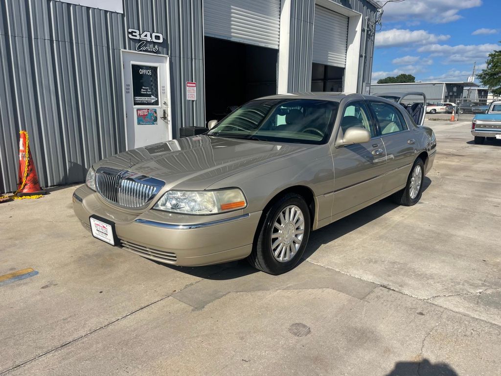 2004 Used Lincoln Town Car 4dr Sedan Signature at WeBe Autos Serving Long  Island, NY, IID 21868729