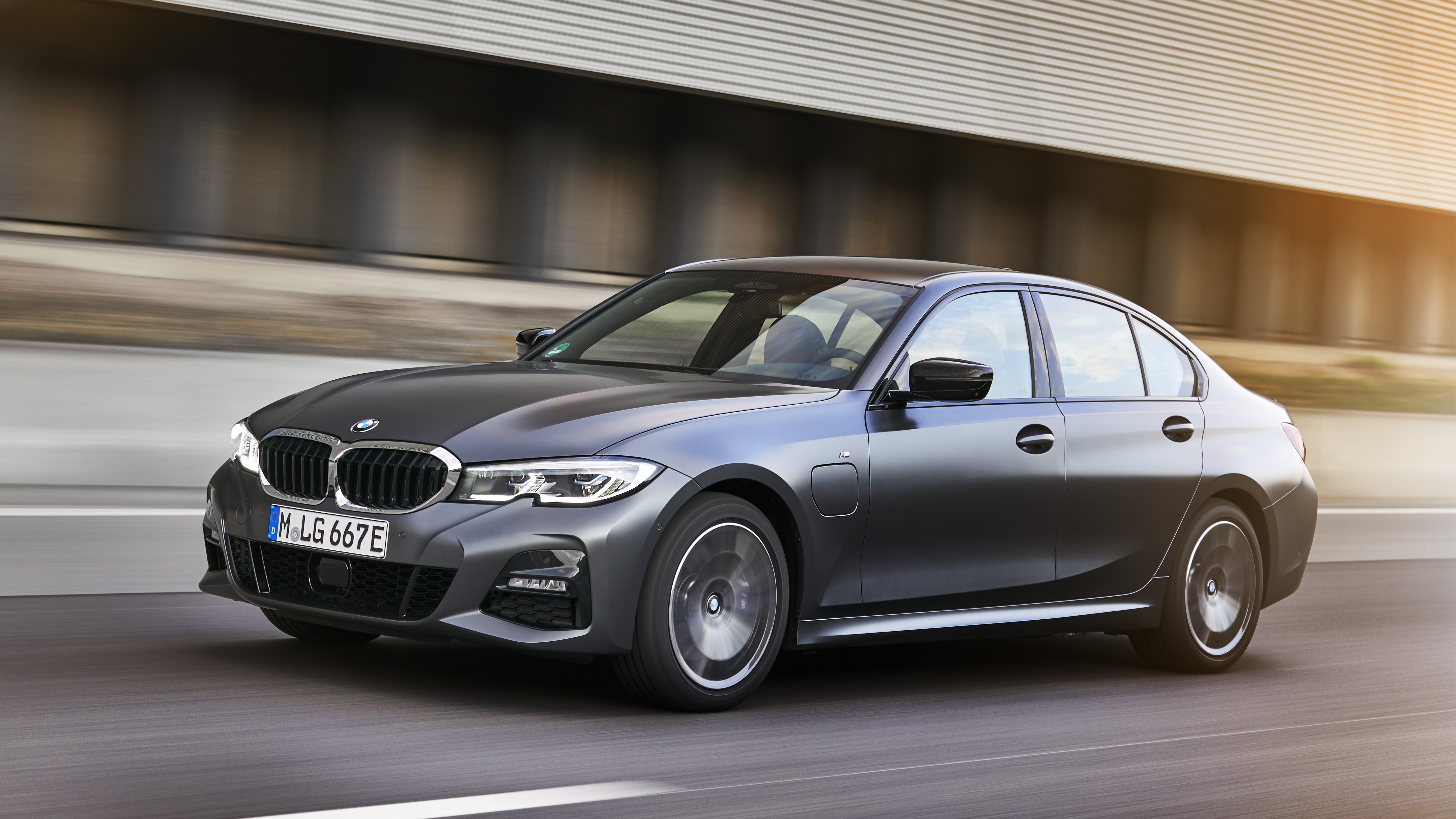 BMW 330e review: plug-in hybrid 3 Series driven Reviews 2023 | Top Gear