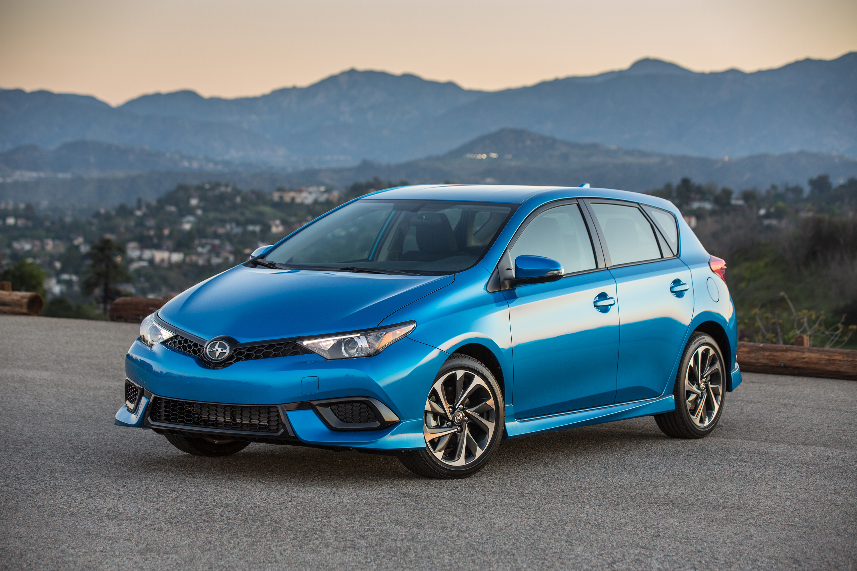 Five Doors, a Hatch and Room for Adventure: All-New 2016 Scion iM Ready to  Fire Up the Fun Hatch Segment - Toyota USA Newsroom