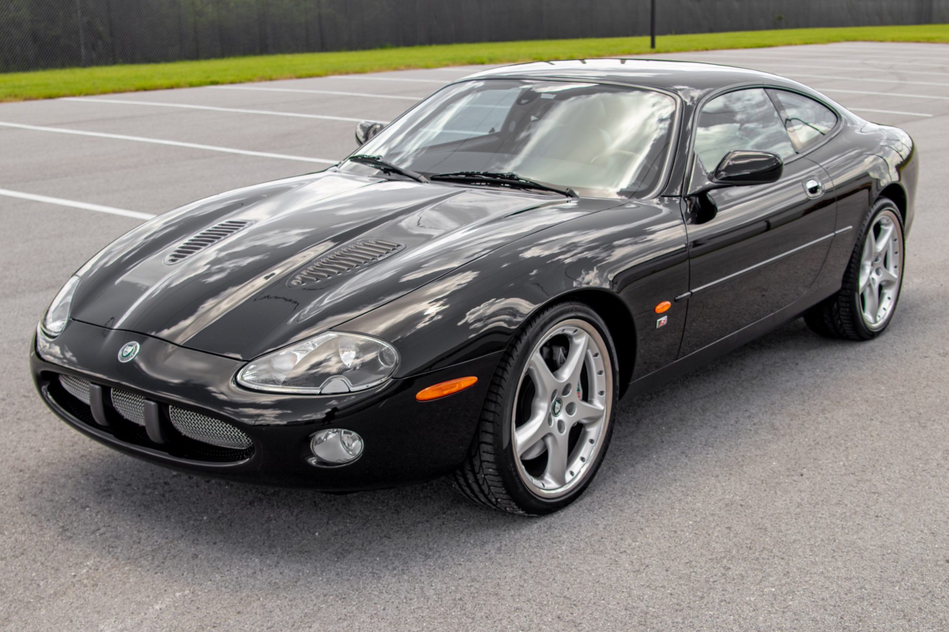 9k-Mile 2003 Jaguar XKR Coupe for sale on BaT Auctions - sold for $36,000  on August 24, 2021 (Lot #53,759) | Bring a Trailer