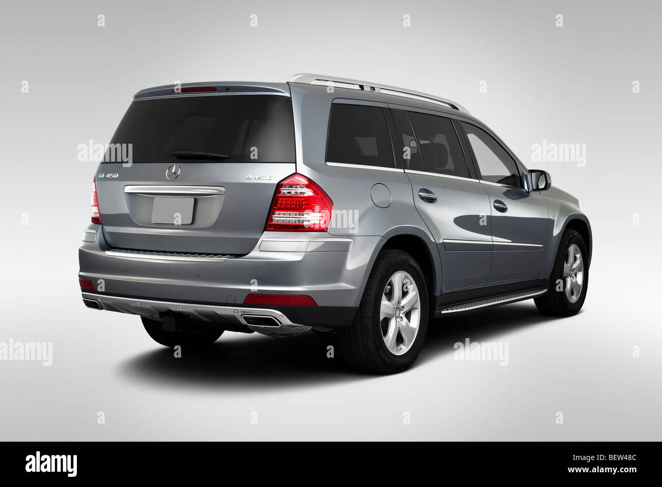 2010 Mercedes-Benz GL-Class GL450 in Silver - Rear angle view Stock Photo -  Alamy