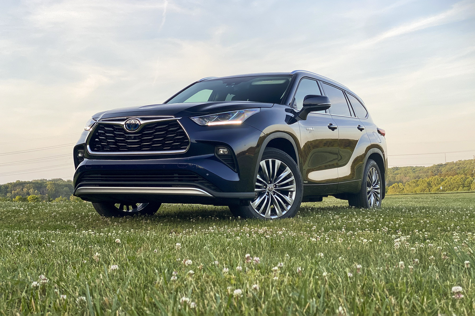 2021 Toyota Highlander Hybrid Review: An Actually Fuel Efficient Midsize  SUV | Digital Trends