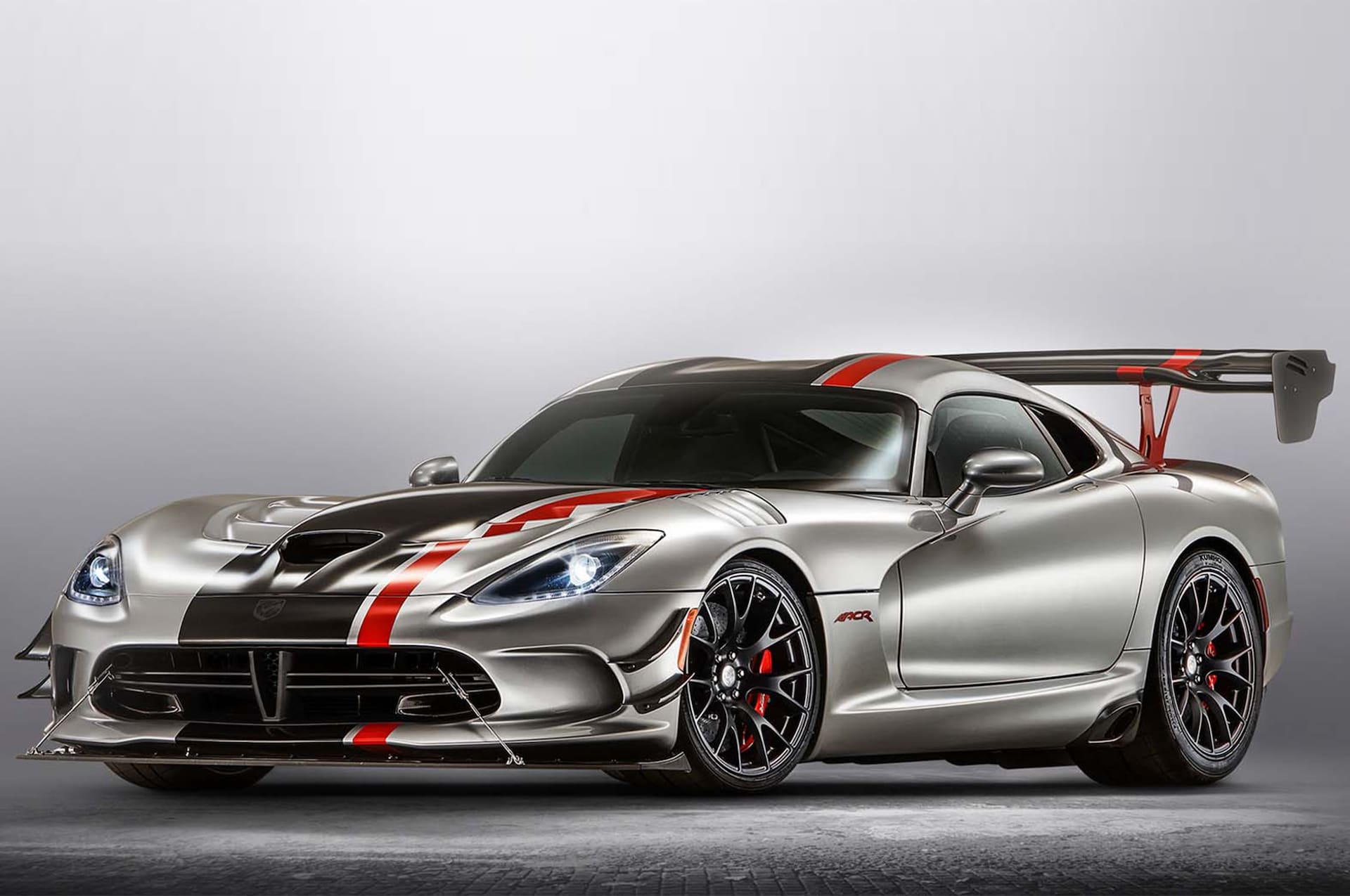 We Drive the Fully Adjustable, Customizable 2016 Dodge Viper ACR