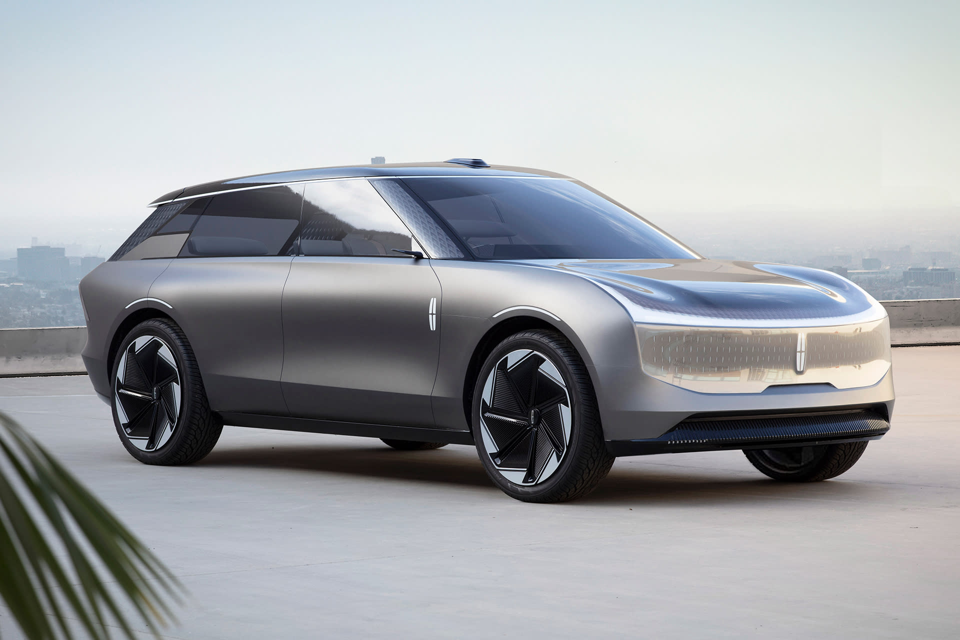 Lincoln's first electric vehicle concept is the Star SUV | Engadget