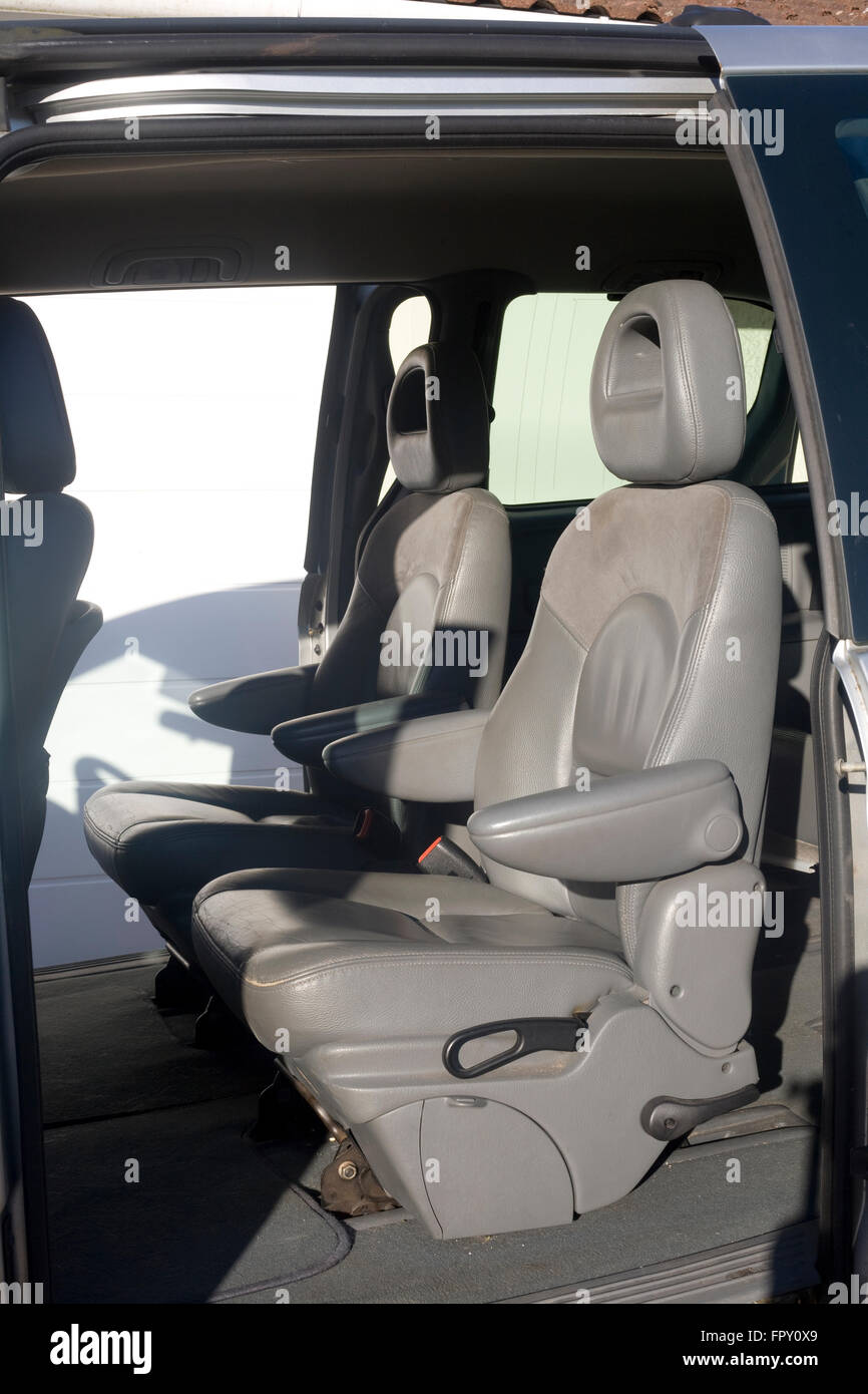 Chrysler grand voyager hi-res stock photography and images - Alamy