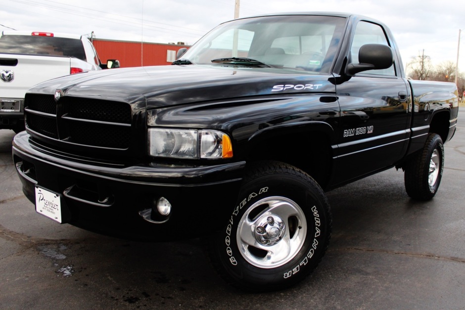 26k-Mile 1999 Dodge Ram 1500 4x4 for sale on BaT Auctions - sold for  $27,255 on February 27, 2023 (Lot #99,571) | Bring a Trailer
