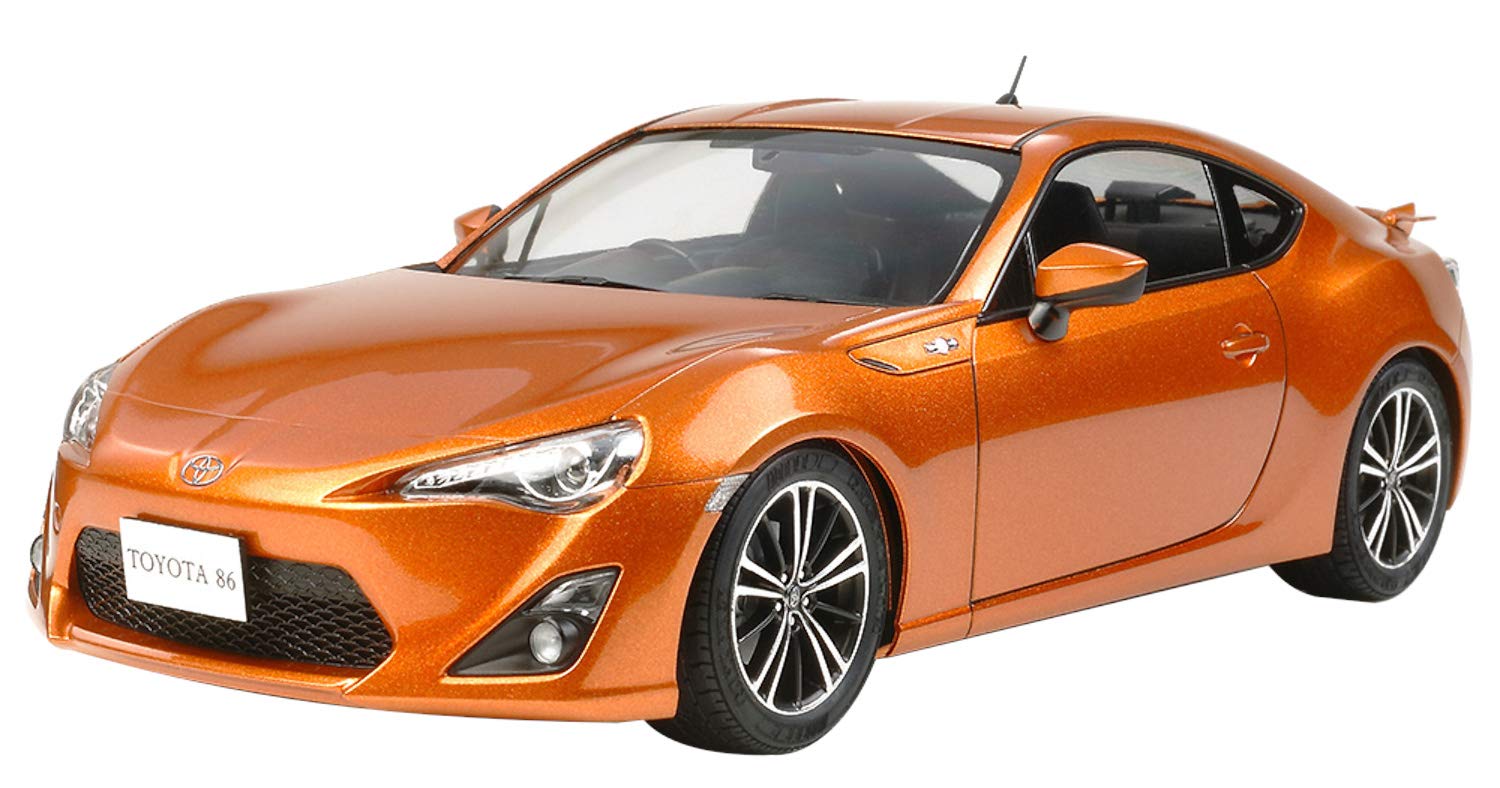 Amazon.com: TAMIYA 300024323 Toyota GT86 Kit-Highly Detailed Model 1:24  Scale Movable Wheels and Steering 116 Pieces : Arts, Crafts & Sewing