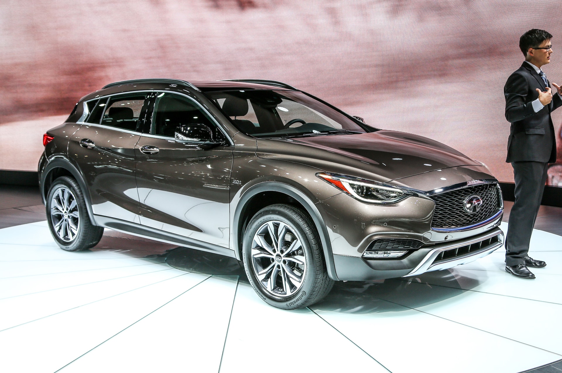 2017 Infiniti QX30 First Look Review