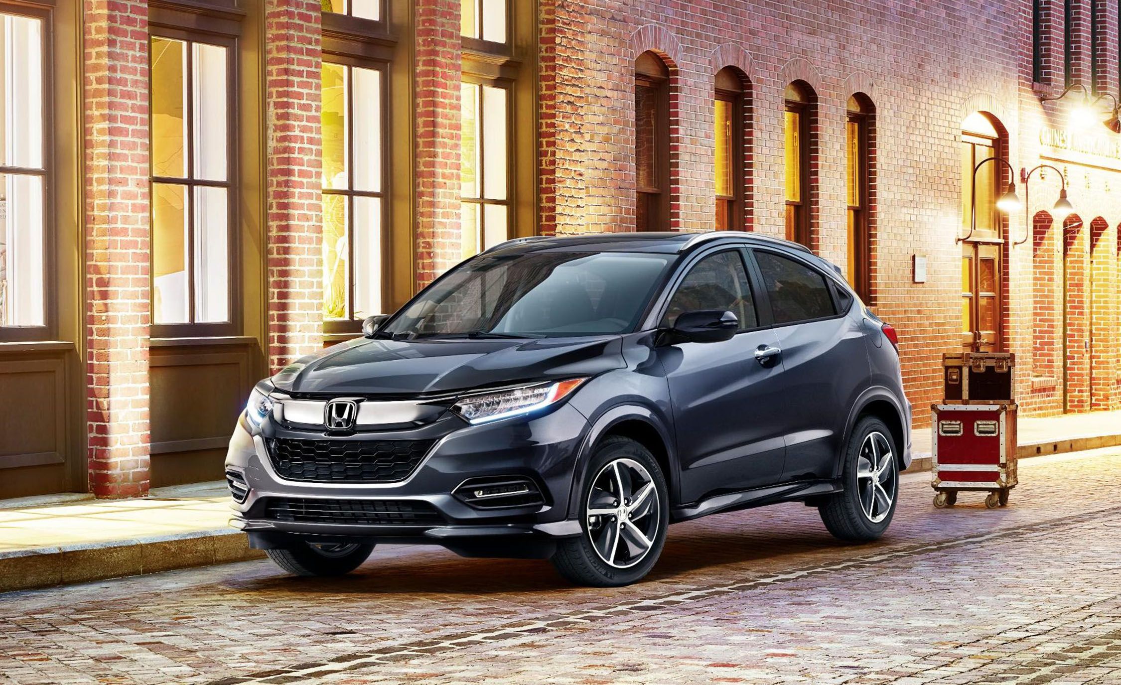 2019 Honda HR-V Updated with New Looks, New Tech | News | Car and Driver