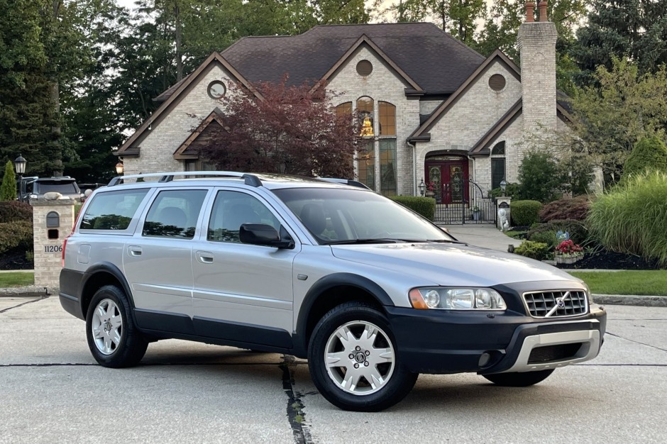 No Reserve: 2005 Volvo XC70 AWD for sale on BaT Auctions - sold for $14,750  on December 8, 2021 (Lot #61,072) | Bring a Trailer