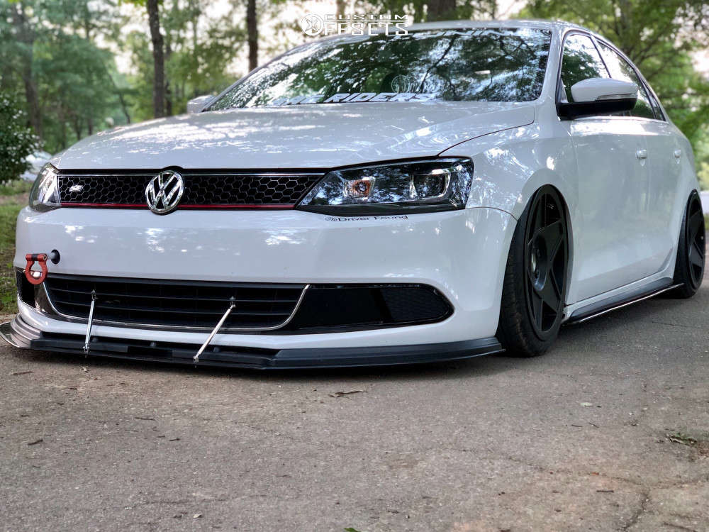 2013 Volkswagen Jetta with 18x8.5 40 3SDM 0.05 and 215/40R18 Nankang NS-20  and Air Suspension | Custom Offsets