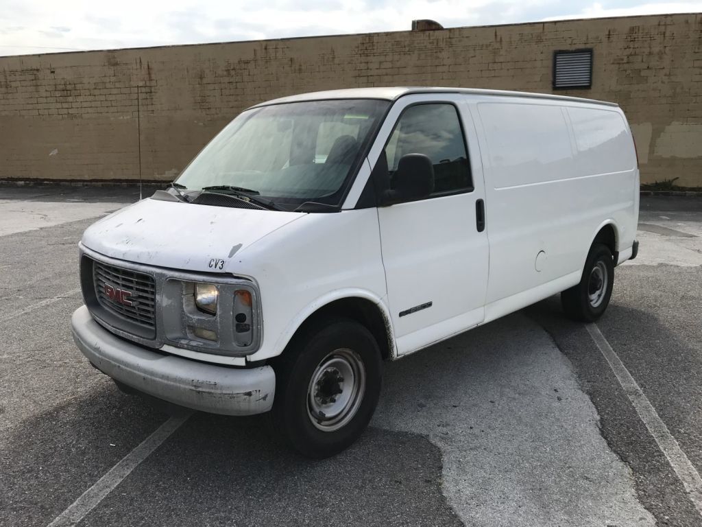 2000 GMC Savana 2500 white van | Commercial Trucks Van & Cargo Trucks Cargo  Vans | Online Auctions | Proxibid