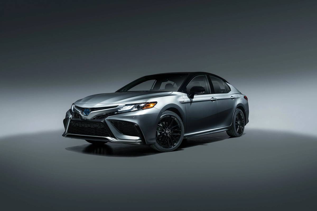 Toyota Camry: Which Should You Buy, 2020 or 2021? | Cars.com