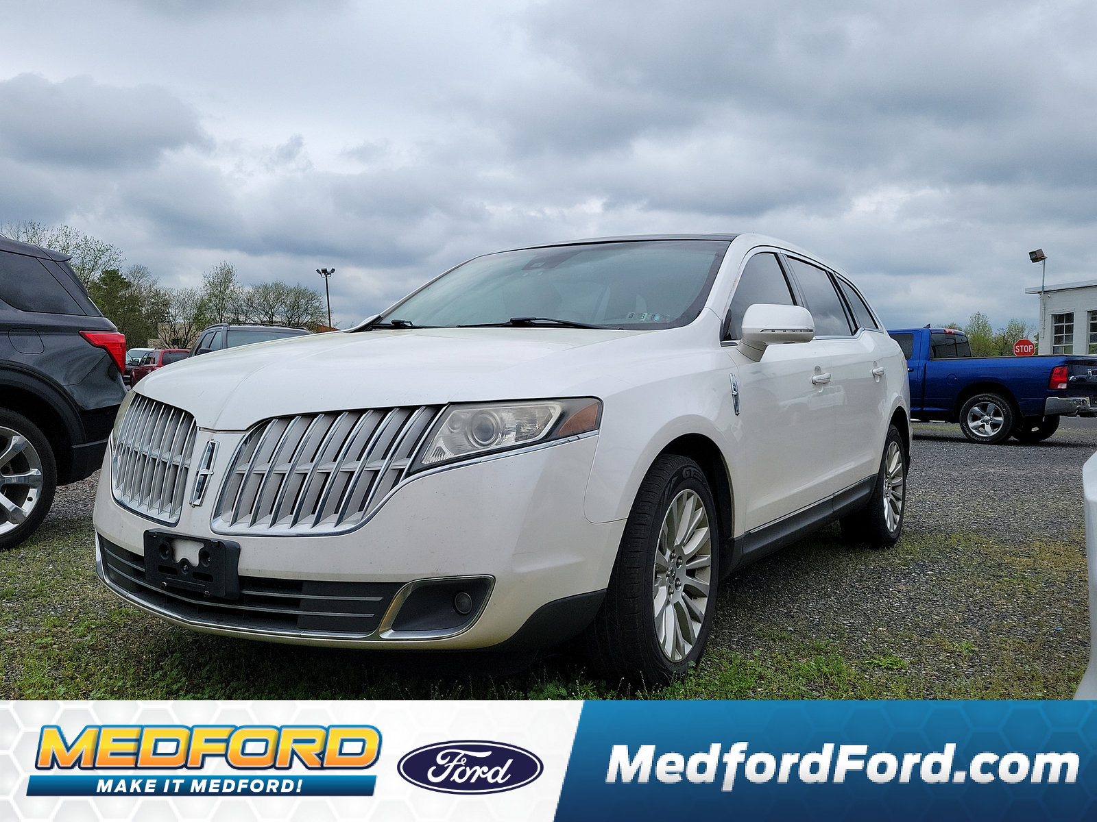 Pre-Owned 2010 Lincoln MKT 4 Door SUV in Medford #23062A | Medford Ford