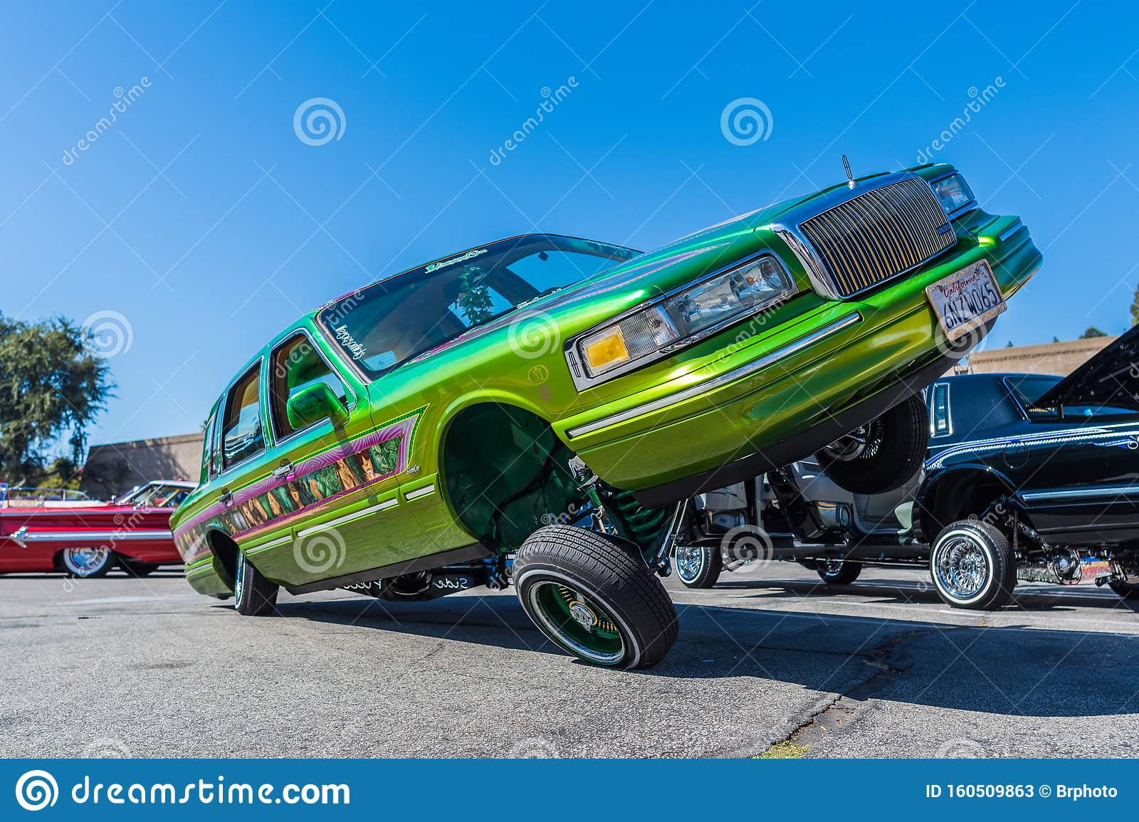 Lincoln Town Car Lowrider Suspensions on Display during Galpin Car Show  Editorial Stock Photo - Image of antique, front: 160509863