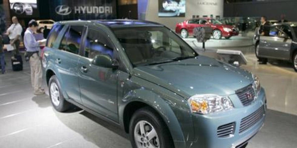 2006 Saturn Vue Green Line: Going Green: Saturn Debuts GM's Newest Hybrid