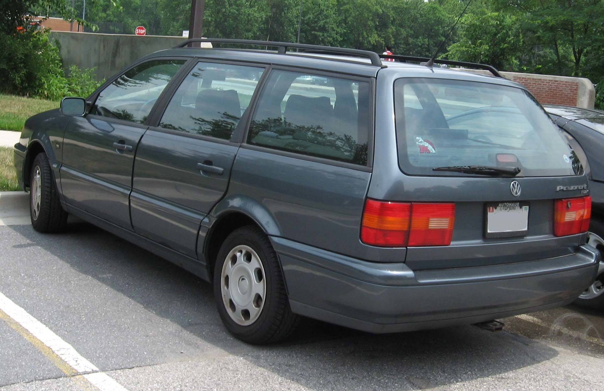 1997 Volkswagen Passat 4-Door Sedan GLX Automatic