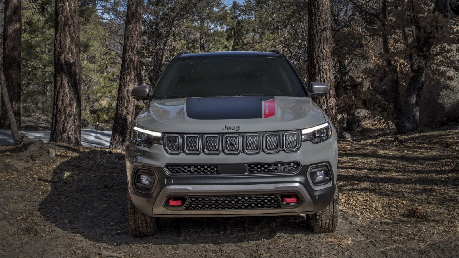 Jeep Gives 2022 Compass Mid-Generation Upgrade With a Refined Interior,  High-Tech Features