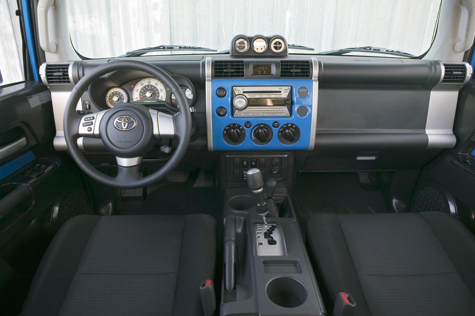 2010 Toyota FJ Cruiser Interior Photos | CarBuzz