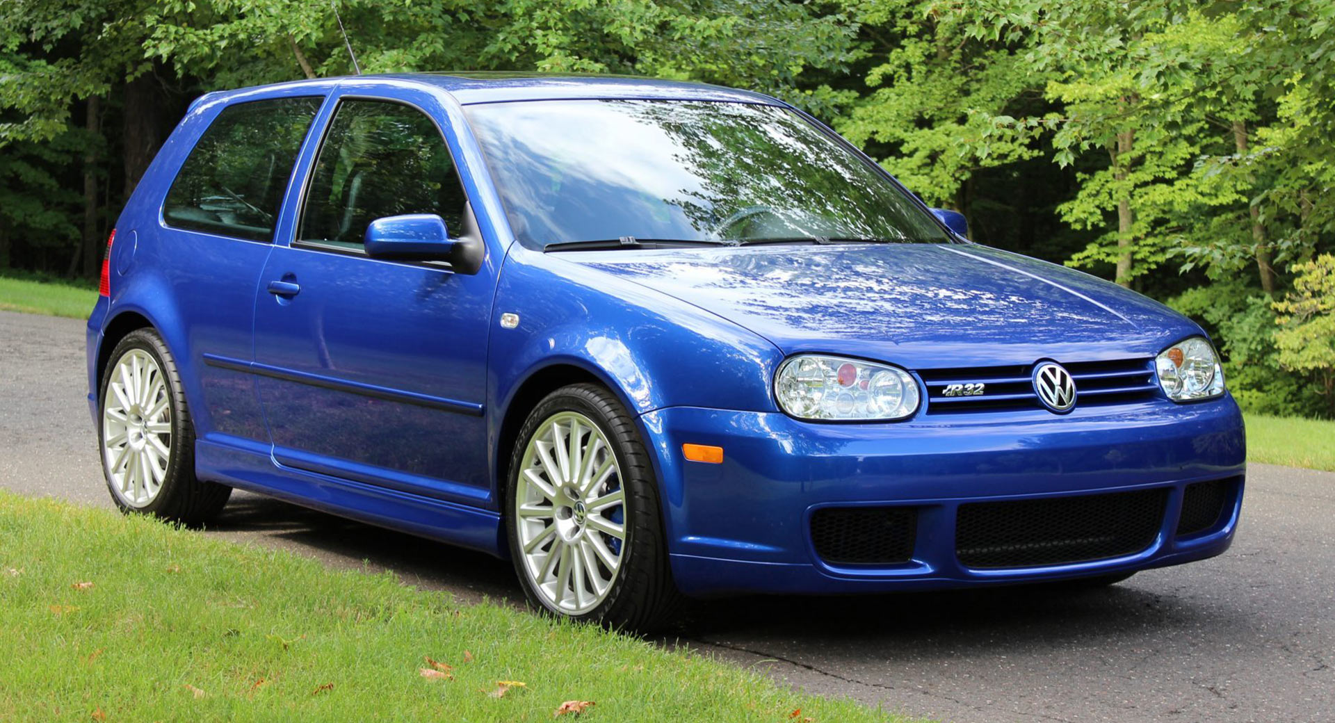 This Super Low 1.8k Mile 2004 VW Golf R32 Comes With A Sky-High Price |  Carscoops