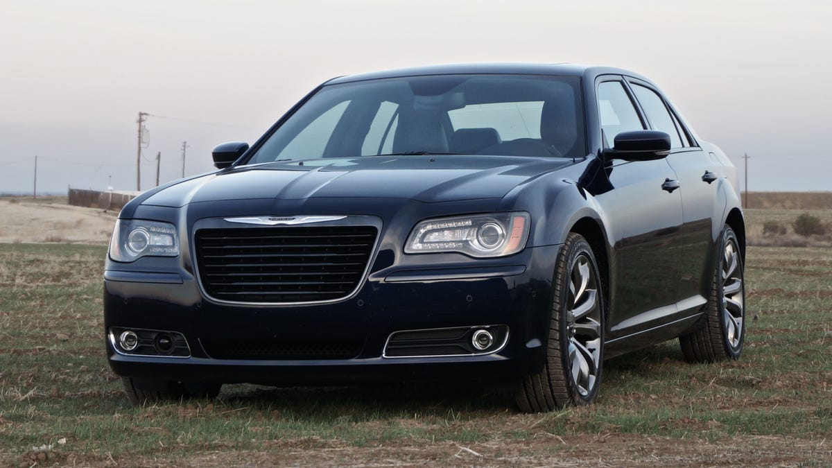 2014 Chrysler 300S review: This isn't the latest luxury sedan to be  'imported from Detroit,' but it's still pretty great - CNET