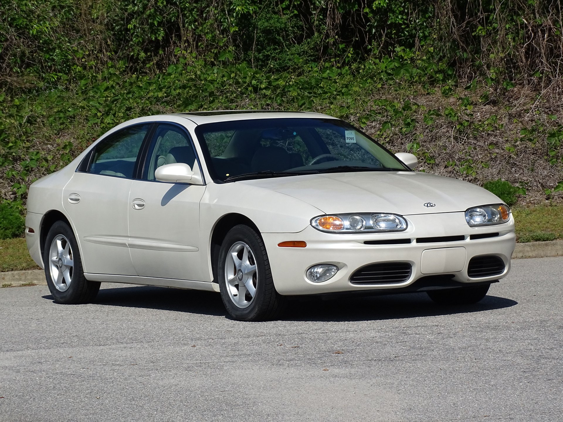 2001 Oldsmobile Aurora | Raleigh Classic Car Auctions