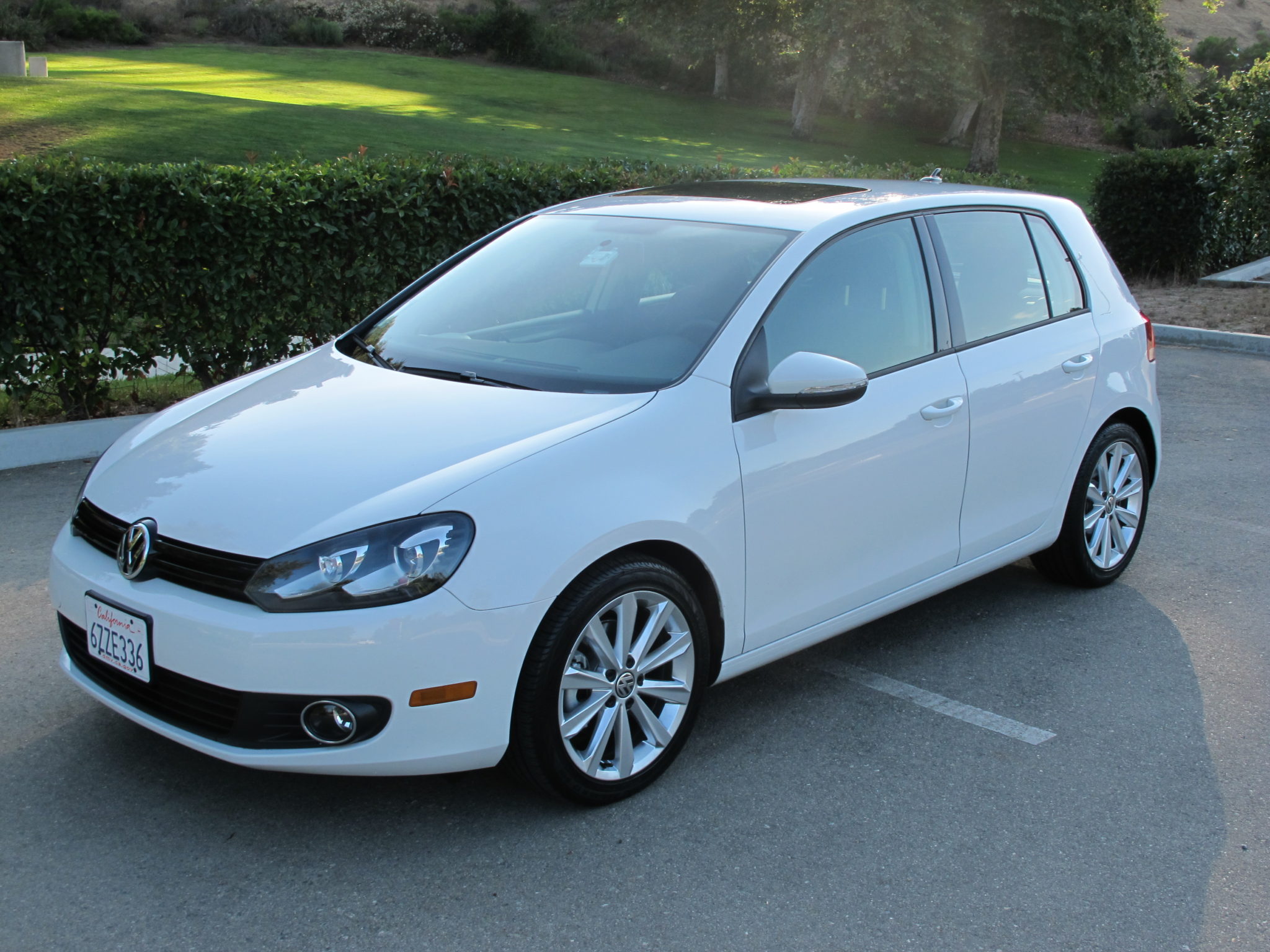 First Drive Comparison: 2013 VW Golf TDI Vs. 2015 VW Golf TDI | Gaywheels