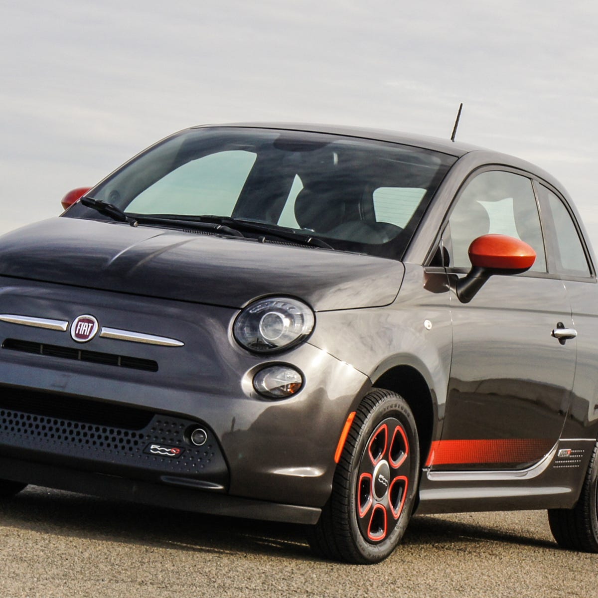 2015 Fiat 500e review: The 2015 Fiat 500e gives eco-chic some Italian flair  - CNET