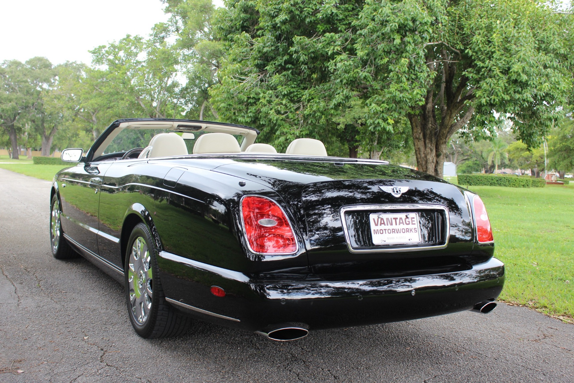 Used 2009 Bentley Azure For Sale (Special Pricing) | Vantage Motorworks  Inc. Stock #9CX14020