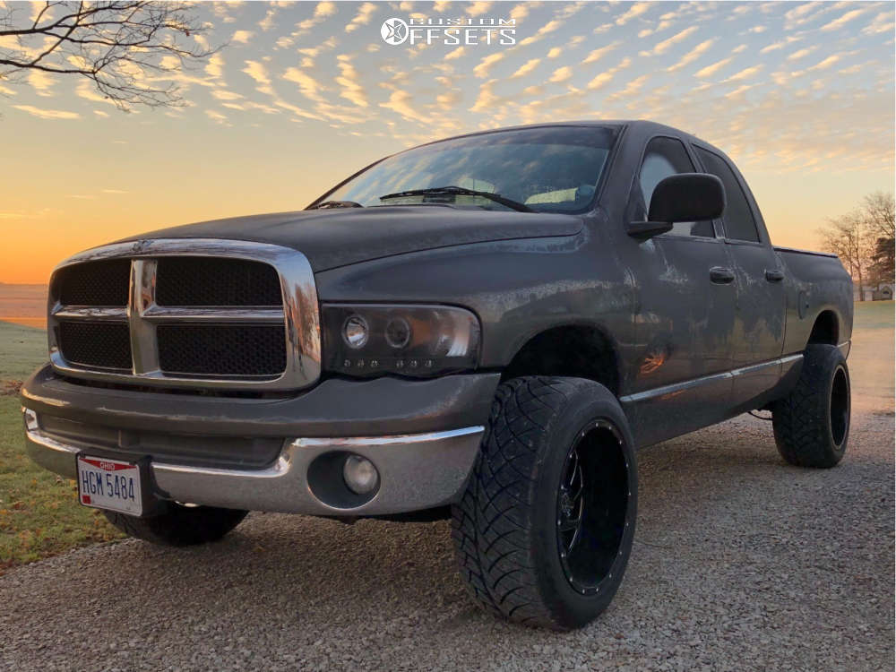 2003 Dodge Ram 1500 with 20x12 -44 Hardrock Crusher and 305/50R20 Nitto  NT420V and Leveling Kit | Custom Offsets