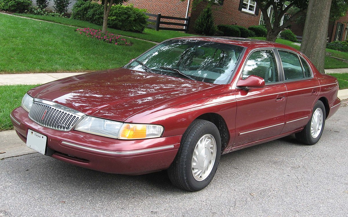 File:1995-1997 Lincoln Continental.jpg - Wikimedia Commons