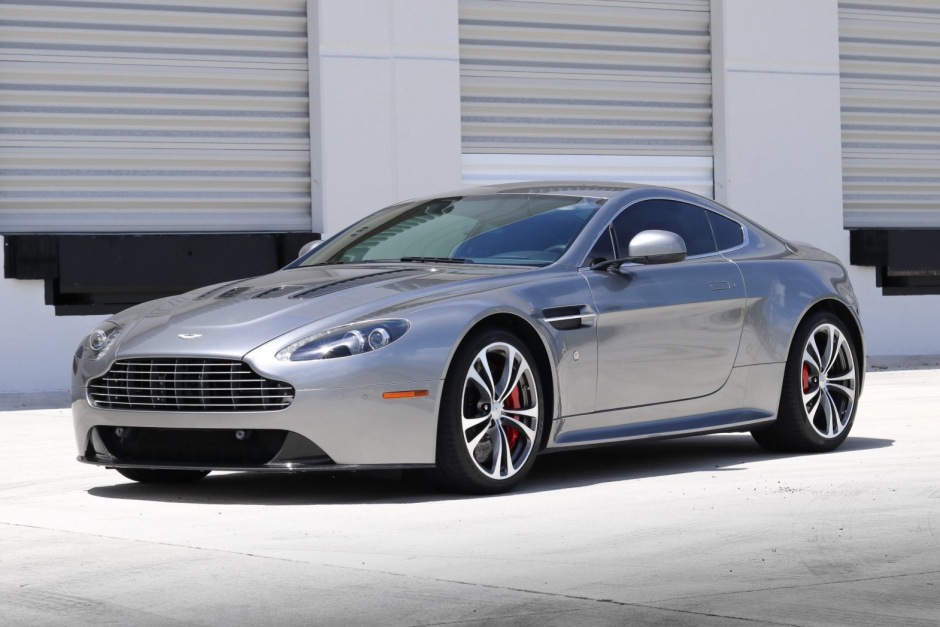 4,600-Mile 2012 Aston Martin V12 Vantage Coupe 6-Speed for sale on BaT  Auctions - sold for $127,000 on July 29, 2021 (Lot #52,109) | Bring a  Trailer