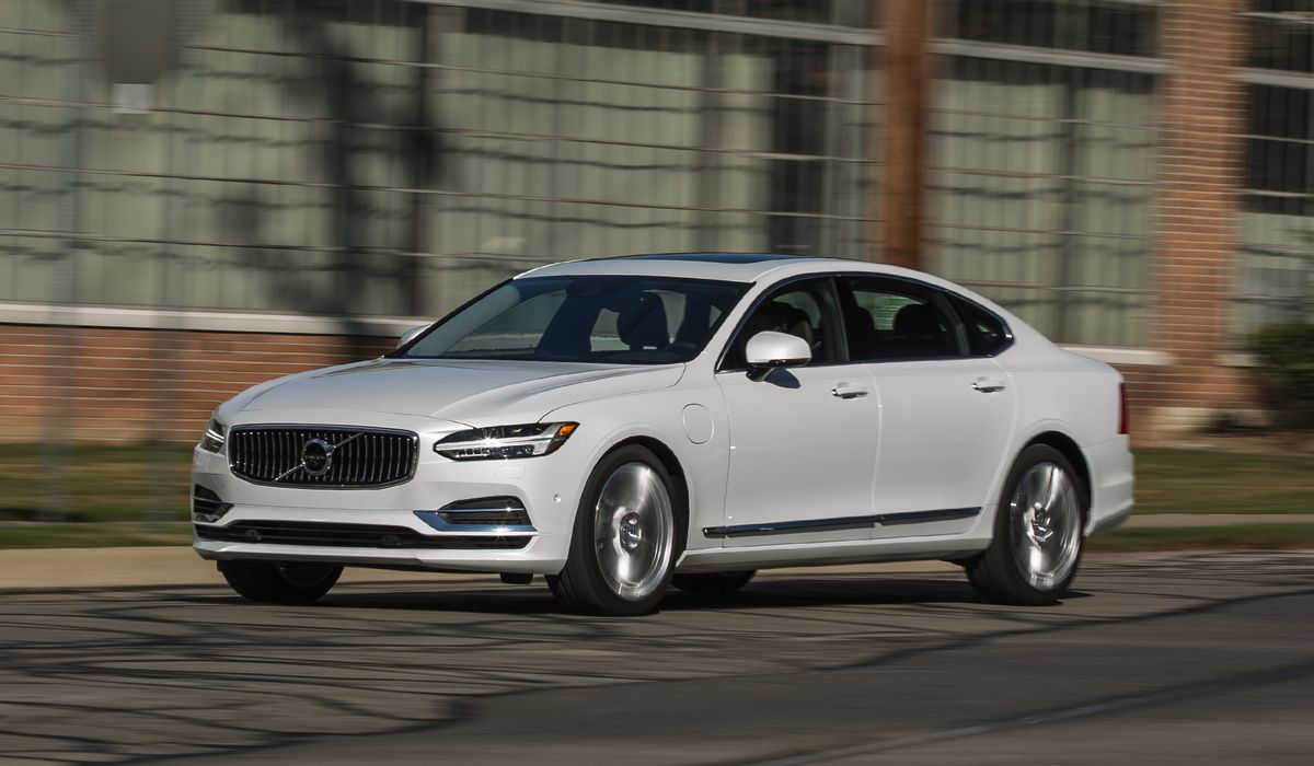 Tested: 2018 Volvo S90 T8 Plug-In Hybrid