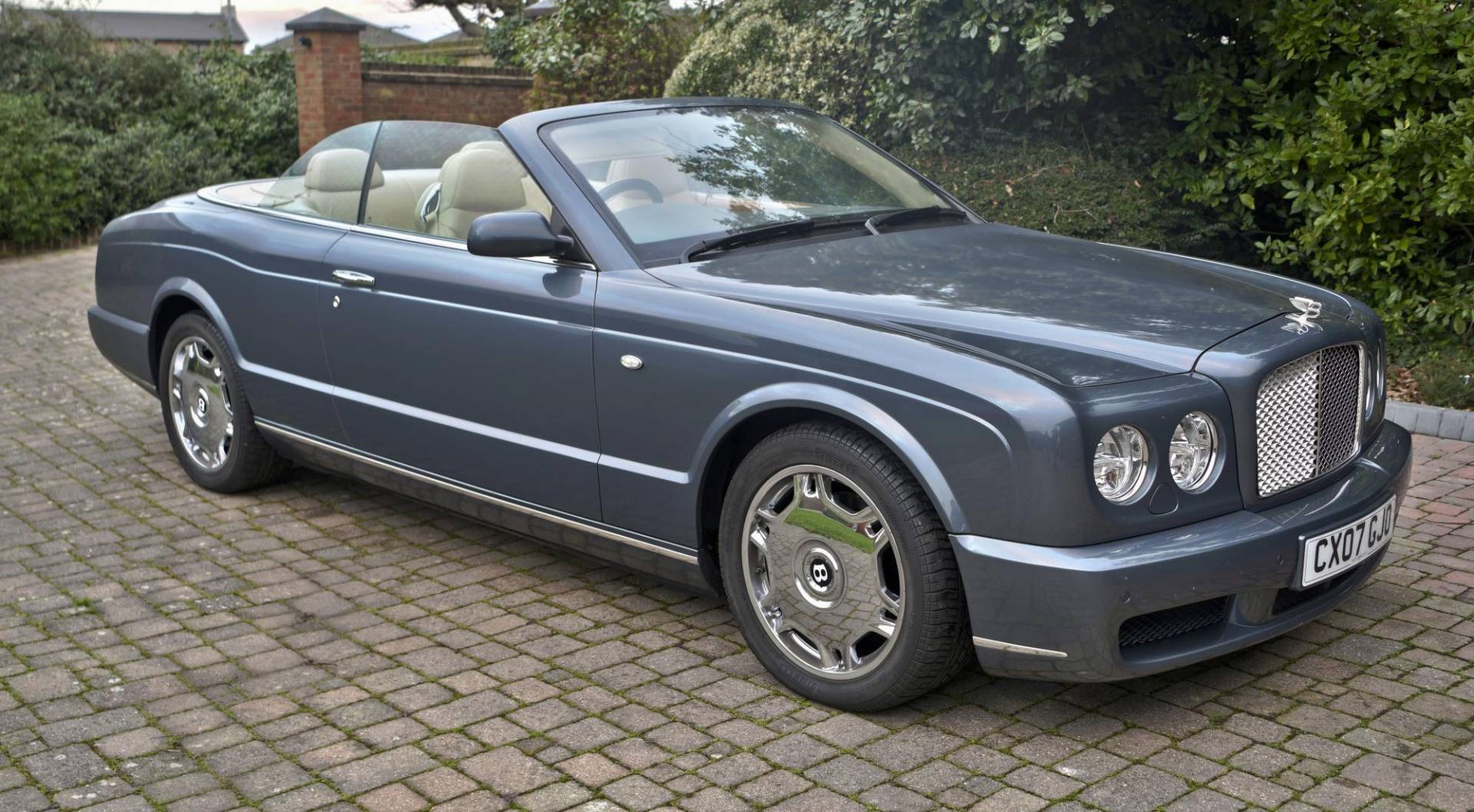 For Sale: Bentley Azure (2007) offered for £163,288