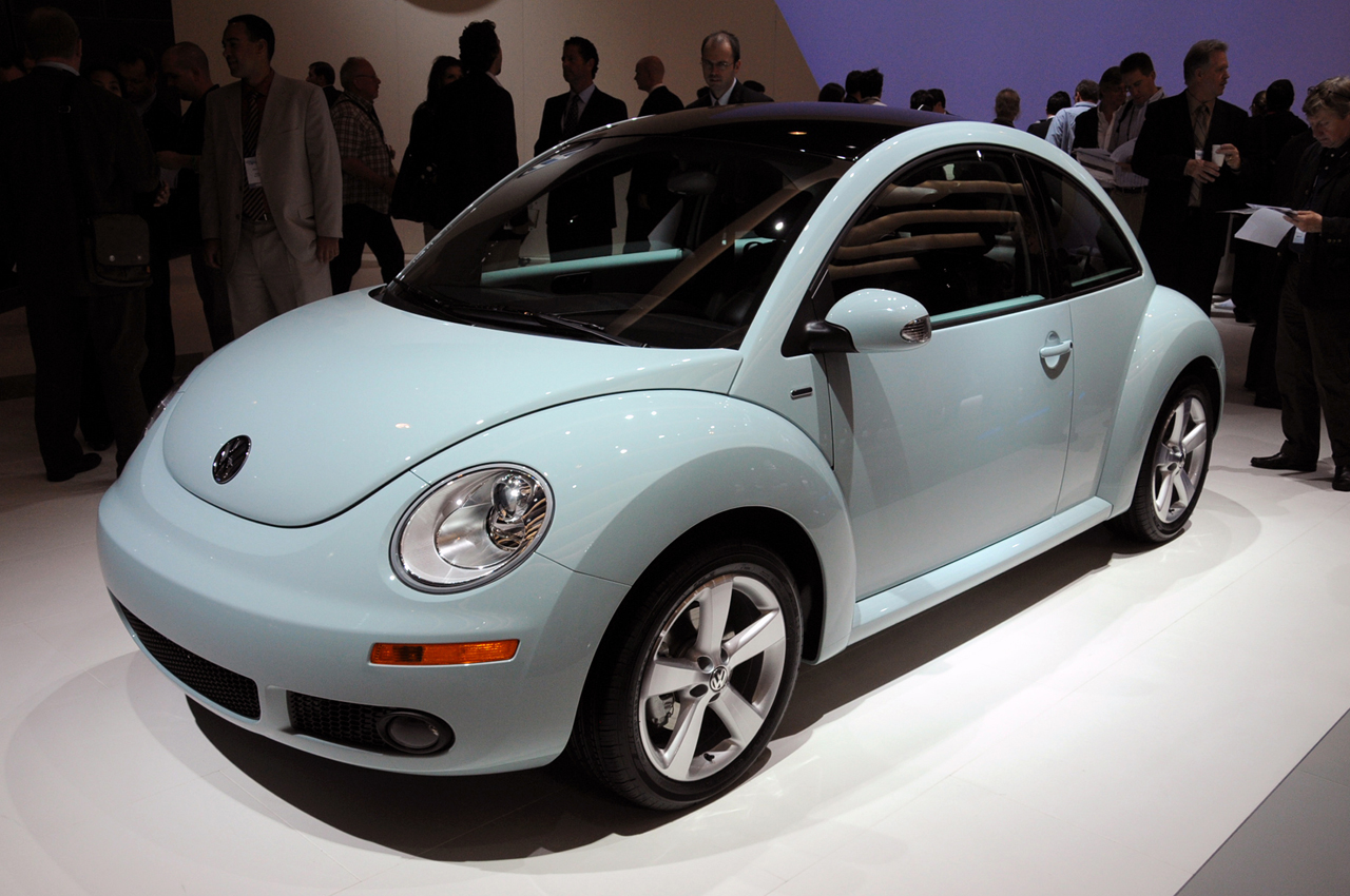 LA 2009: 2010 Volkswagen Beetle Photo Gallery