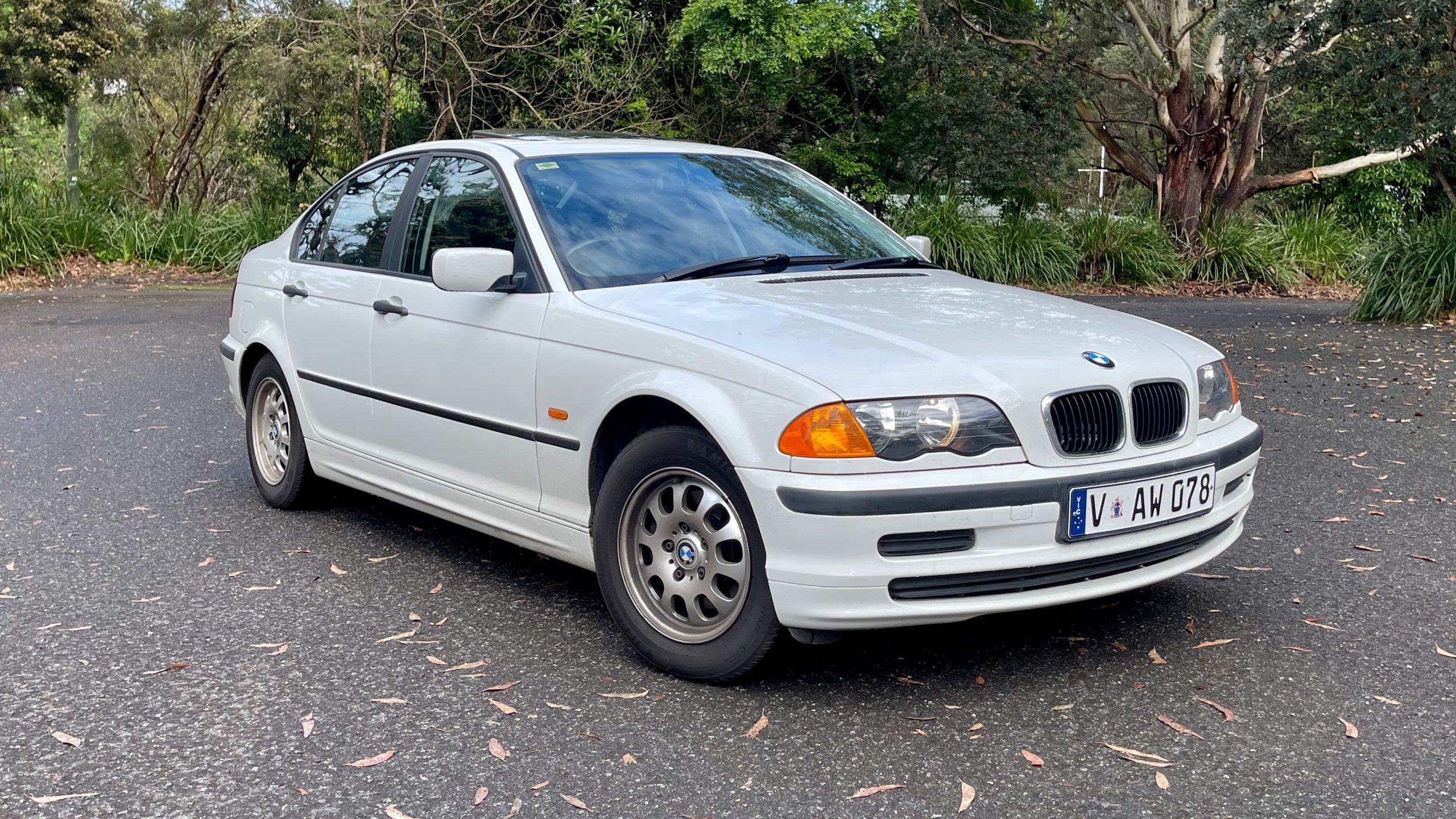 1999 BMW 318i E46 Sedan Used Car Review | DiscoverAuto