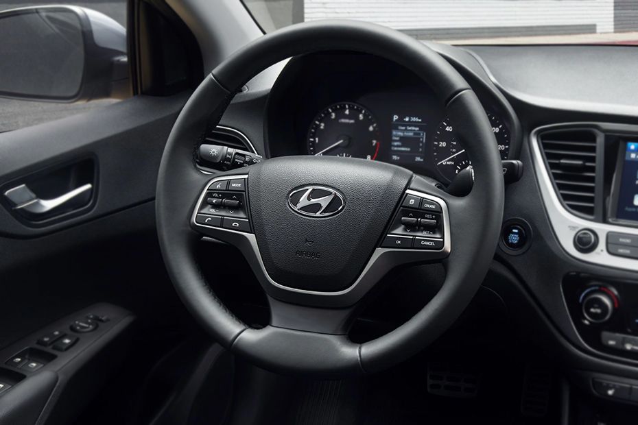 Hyundai Accent 2023 Images - View complete Interior-Exterior Pictures |  Zigwheels