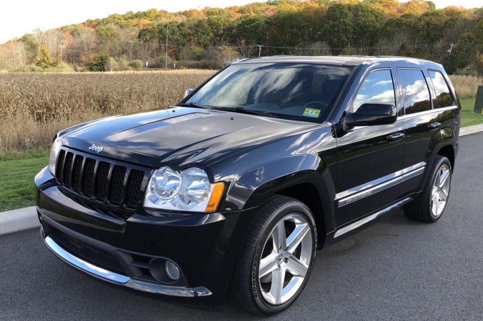 No Reserve: 26k-Mile 2006 Jeep Grand Cherokee SRT8 for sale on BaT Auctions  - sold for $30,500 on December 20, 2021 (Lot #61,924) | Bring a Trailer