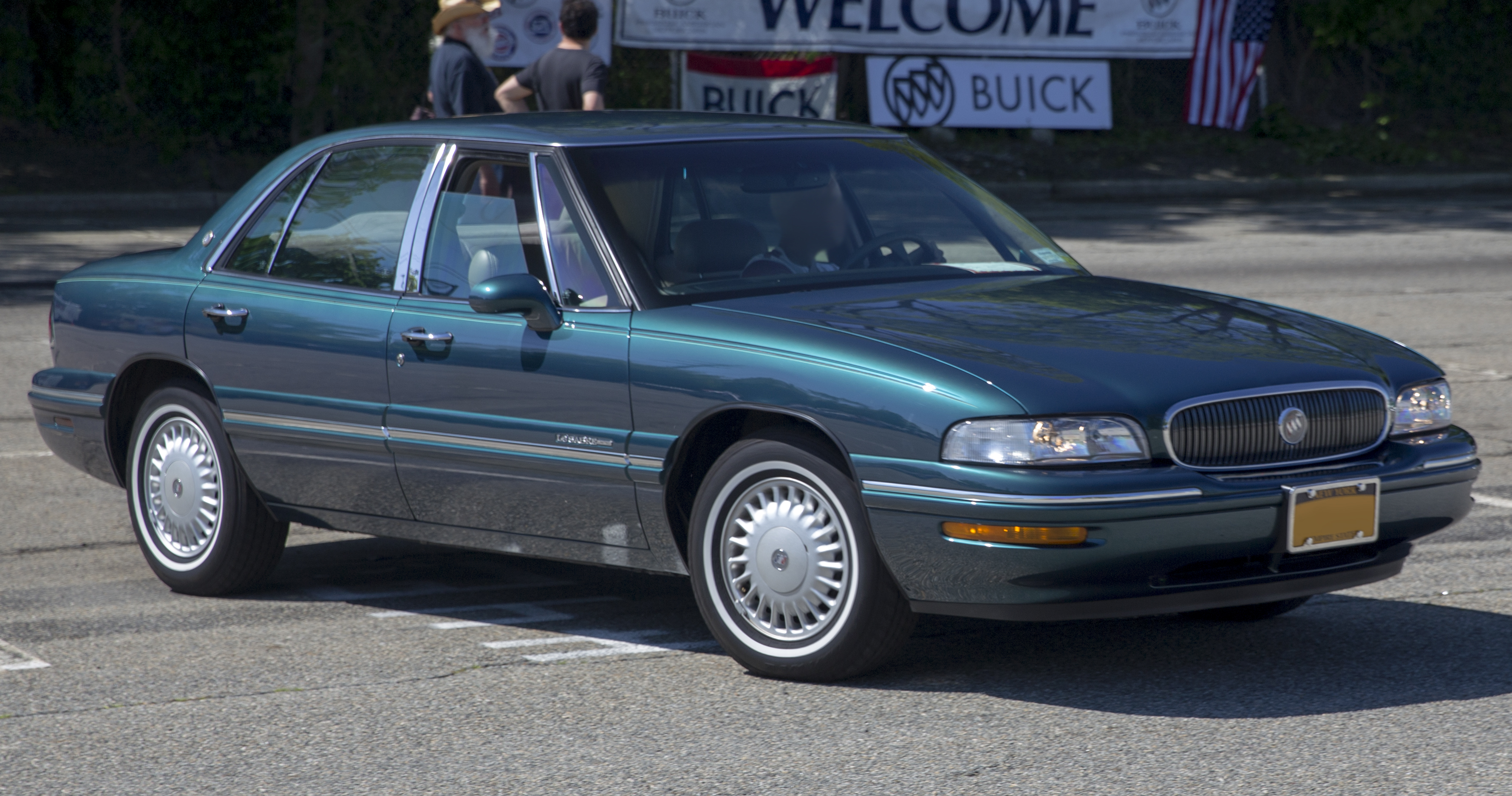 File:1998 Buick LeSabre Limited, Emerald Green, front right.jpg - Wikimedia  Commons