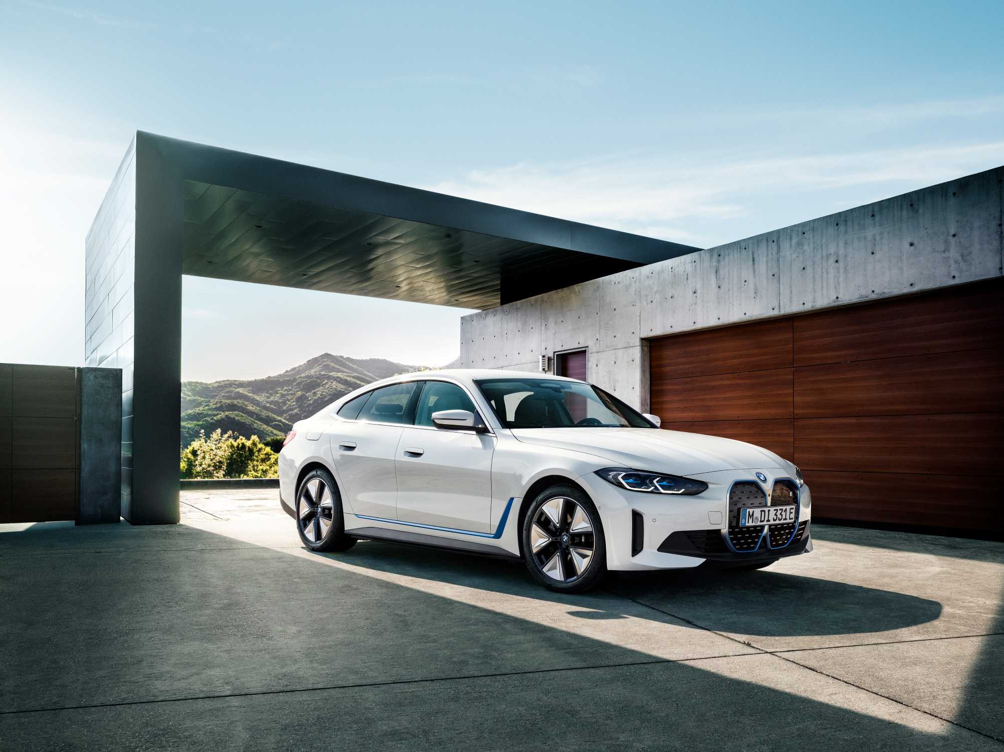 The New 2022 BMW i4 eDrive40 and i4 M50.