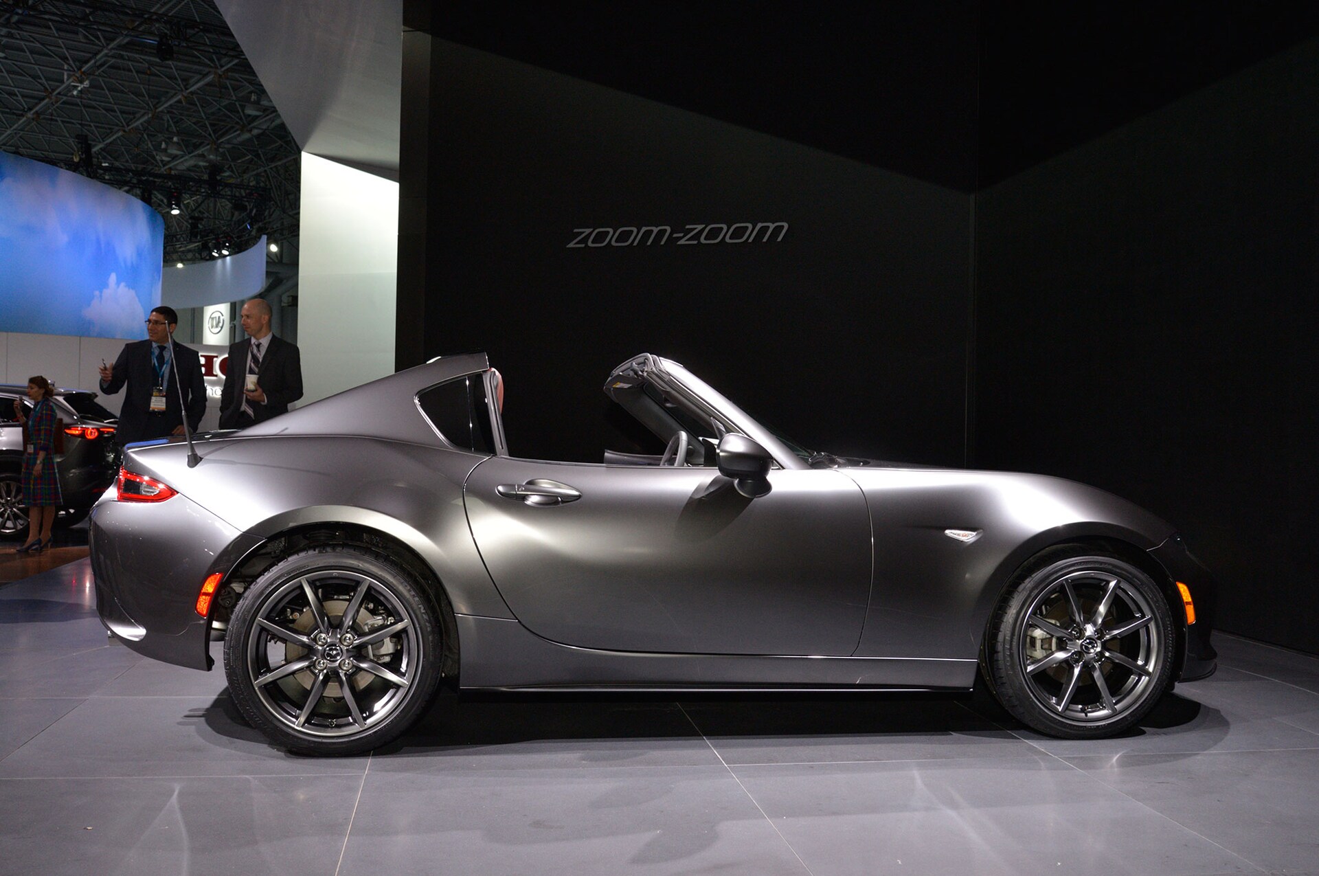Here Are All the Features Exclusive to the 2017 Mazda MX-5 Miata RF