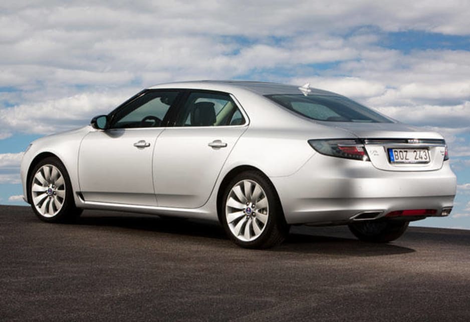 Saab 9-5 Vector 2.0T 2011 review | CarsGuide