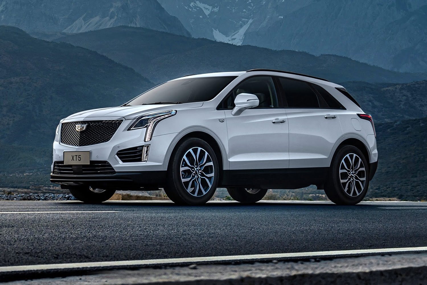Cadillac XT5 Introduces New Hummingbird Chassis In China