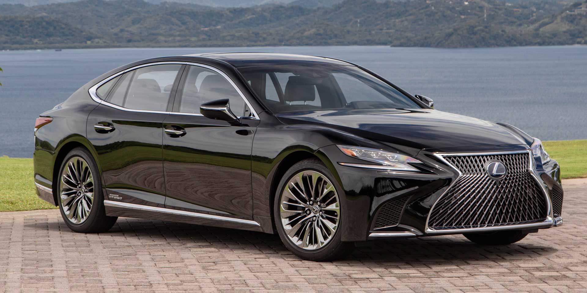 2023 - Lexus - LS - Vehicles on Display | Chicago Auto Show