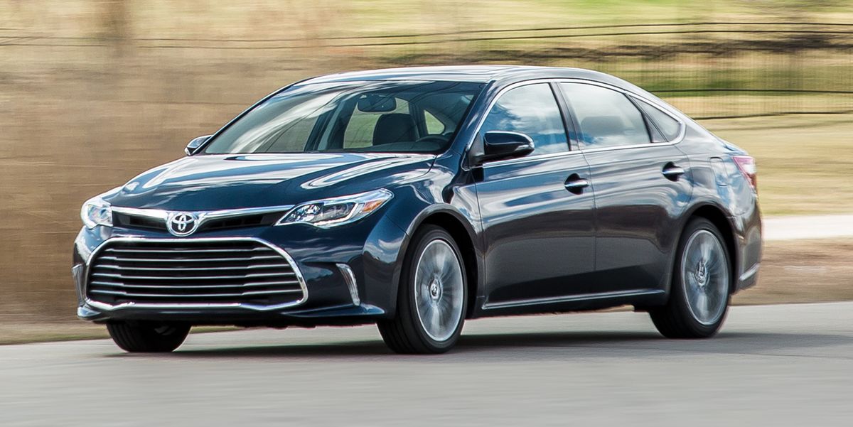 2017 Toyota Avalon Review, Pricing, and Specs