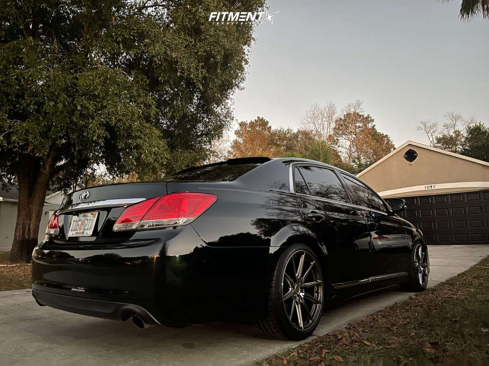 2012 Toyota Avalon Limited with 19x8.5 Vossen Hf3 and Michelin 225x40 on  Coilovers | 2021068 | Fitment Industries