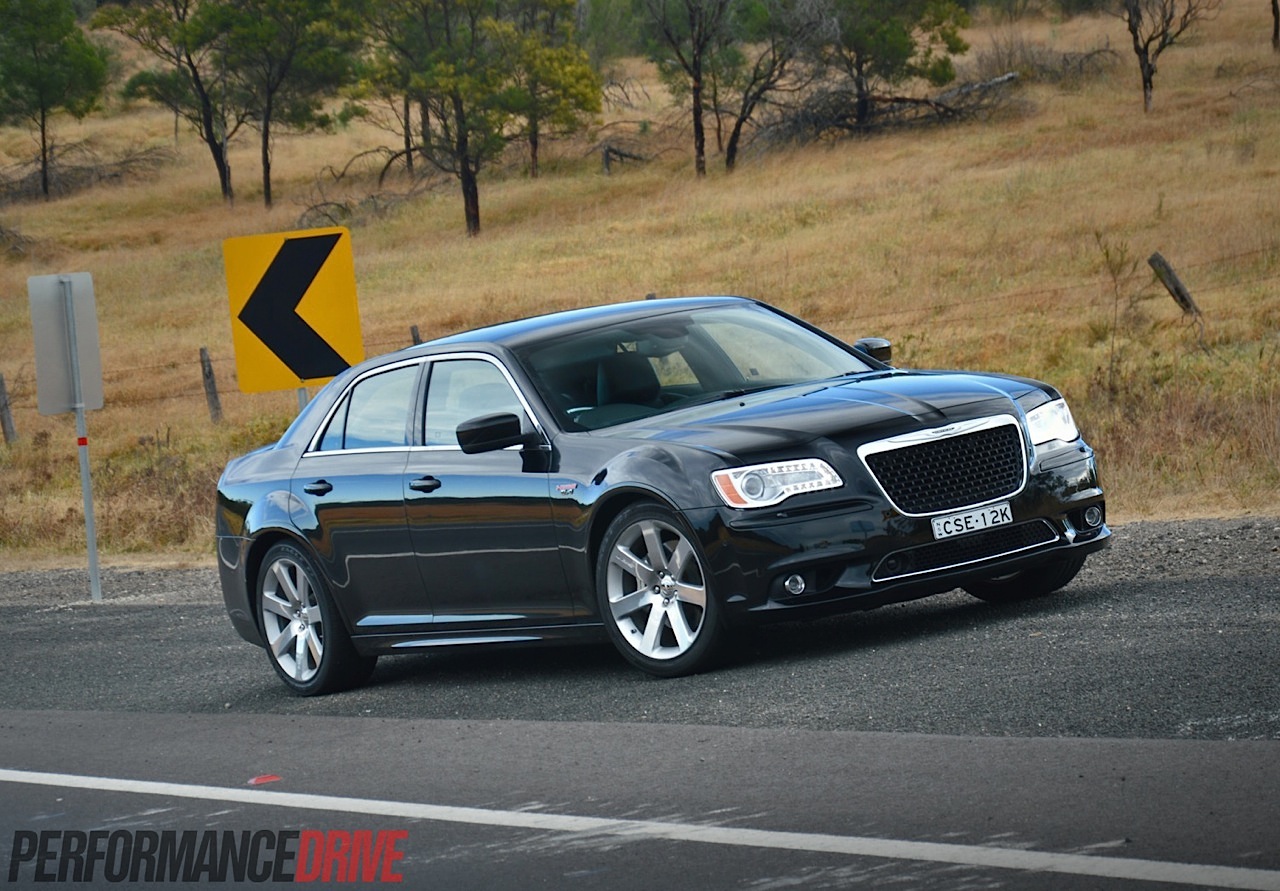 2014 Chrysler 300 SRT8 review: track test (video) - PerformanceDrive