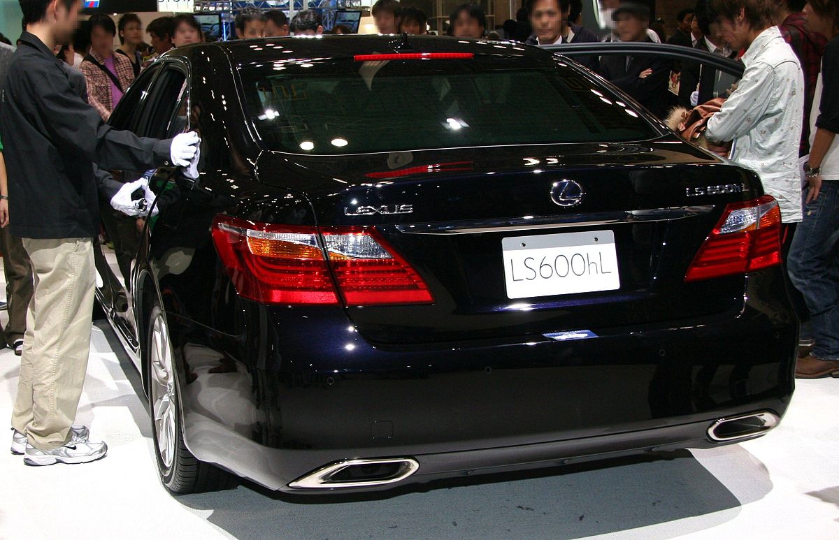 File:2009 Lexus LS600hL rear.jpg - Wikimedia Commons